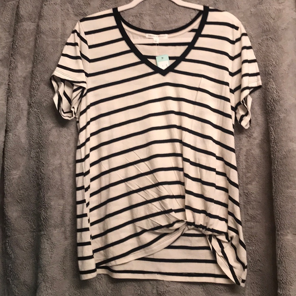 Stitch Fix Threads 4 Thought top L New With Tags!
